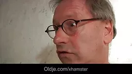 Mies perseessä, tytt ...